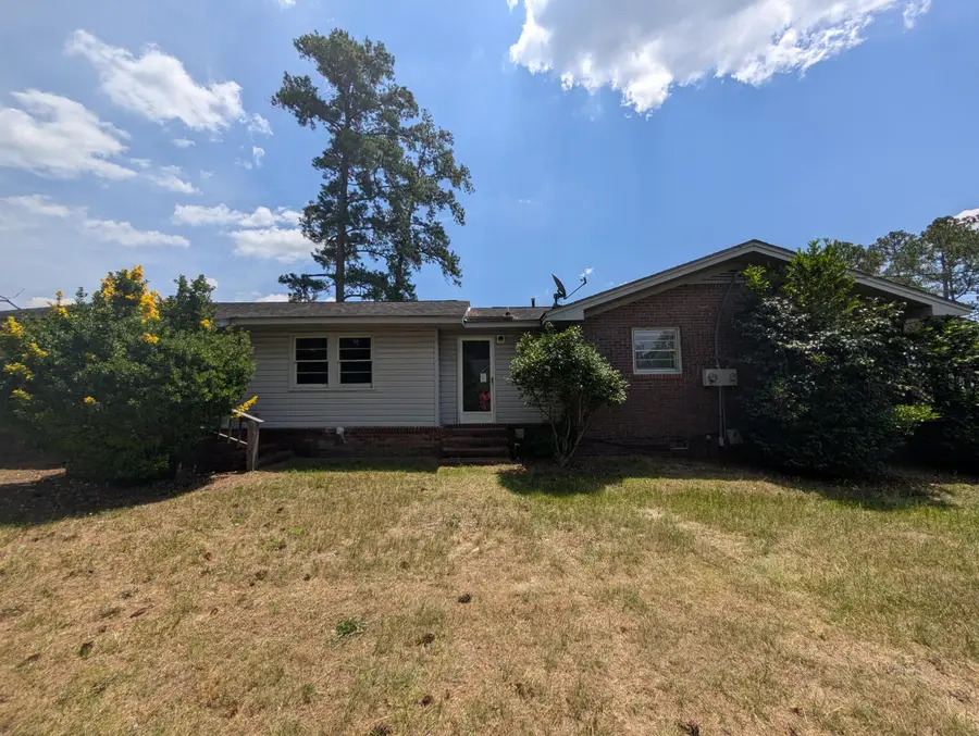 331 E Reaves Avenue, Dillon, SC 29536 - #3