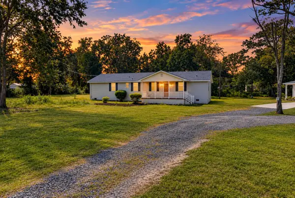 389 Maggie Road, Mount Pleasant, SC 29464