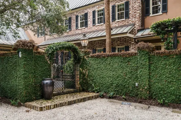 94 1/2 King Street, Charleston, SC 29401