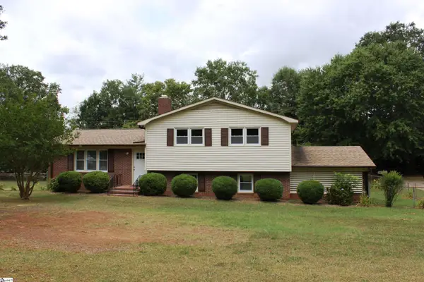 190 Clearview Hts, Boiling Springs, SC 29316-8559