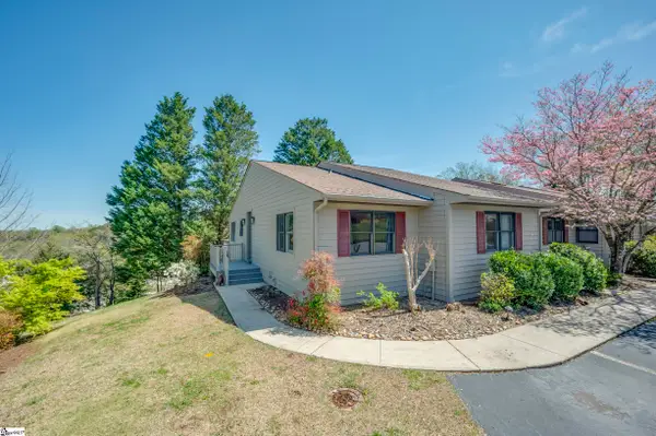 77 Chestnut Street #Oak Hall 301, Tryon, NC 28782