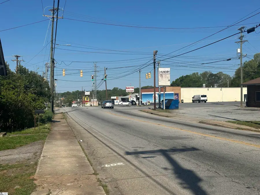 320 Fleming Street, Laurens, SC 29360 - #2