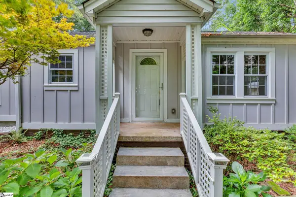 14 Dixie Avenue, Greenville, SC 29607-1420