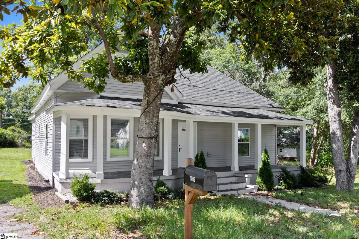 904 W Hampton Street, Laurens, SC 29360 - #1