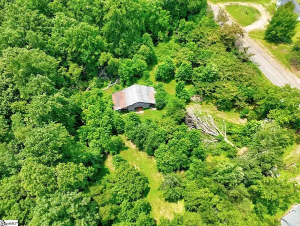 2349 Old Dobbins Bridge Road, Townville, SC 29689