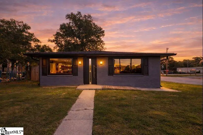 327 W Main Street, Clinton, SC 29325 - #1