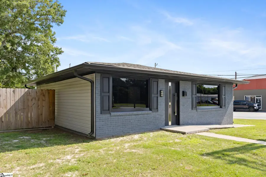 327 W Main Street, Clinton, SC 29325 - #3