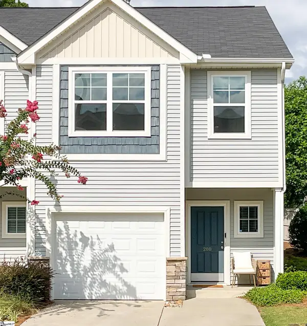 200 Button Willow Street, Taylors, SC 29687-3577