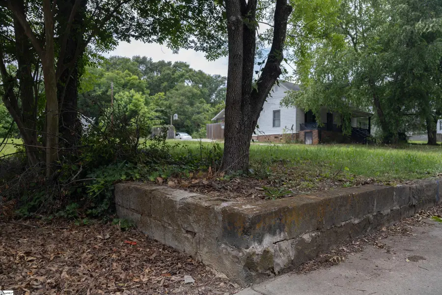 305 N Maple Street, Simpsonville, SC 29681 - #3