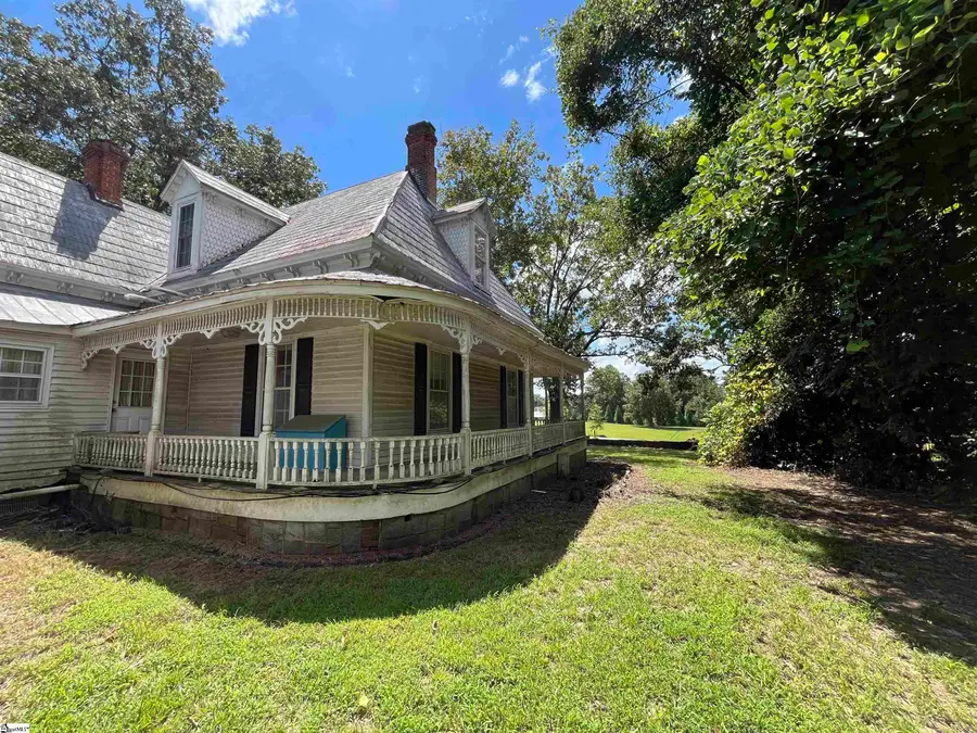 606 W South Broad Street, Walhalla, SC 29691 - #3