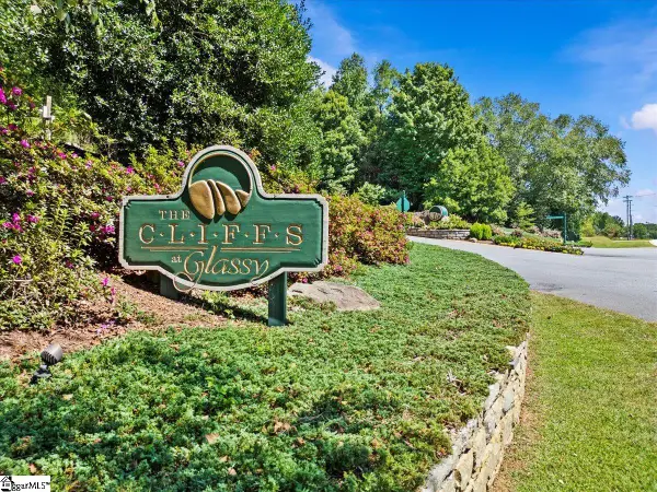 19 Grosbeak Way, Landrum, SC 29356