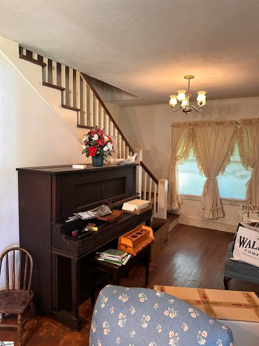 304 Stutts Avenue, Union, SC 29379 - #3