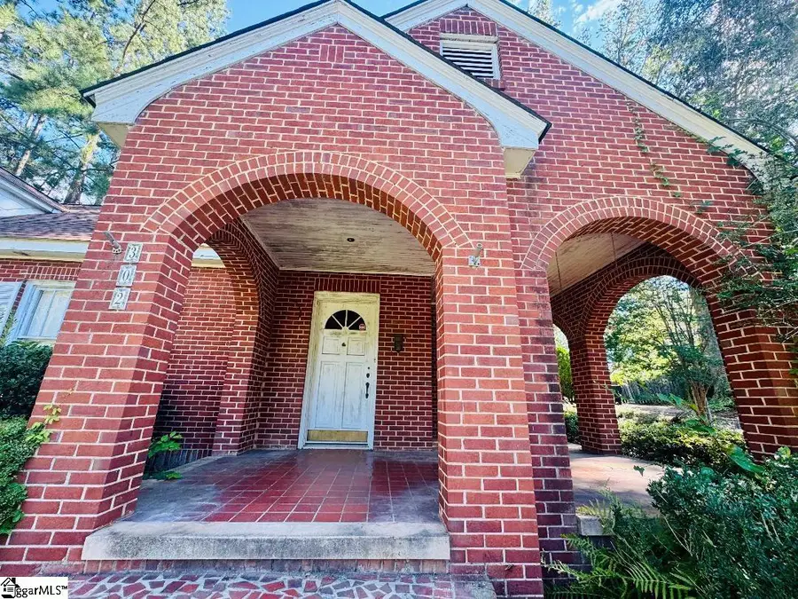 302 Chestnut Street, Abbeville, SC 29620 - #2