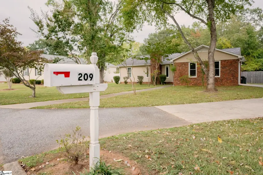209 Governors Square, Greer, SC 29650 - #3