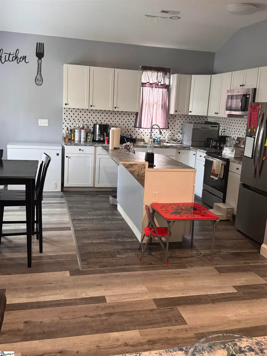 117 Helen Street, Spartanburg, SC 29301 - #3