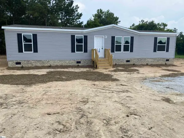 11271 S 101 Highway, Gray Court, SC 29645