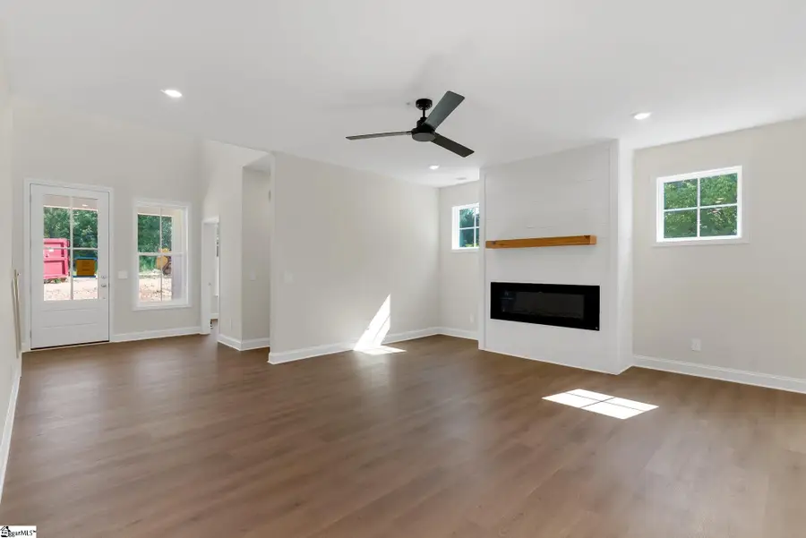 9 Burns Road, Travelers Rest, SC 29690 - #3