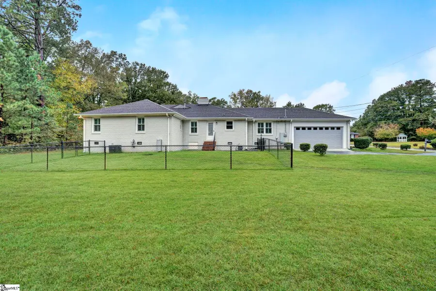 607 S Adair Street, Clinton, SC 29325 - #3