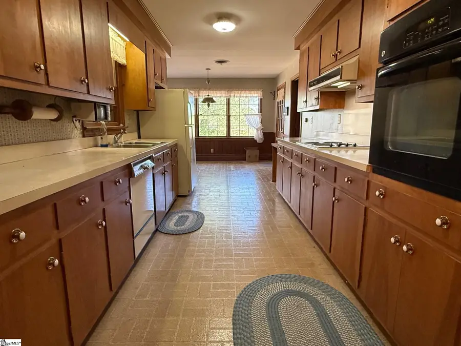 8 Roe Court, Greenville, SC 29617 - #2