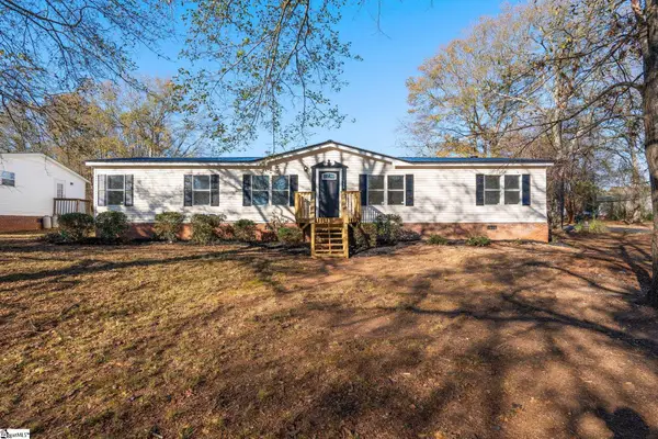 200 Country Walk Lane, Simpsonville, SC 29680