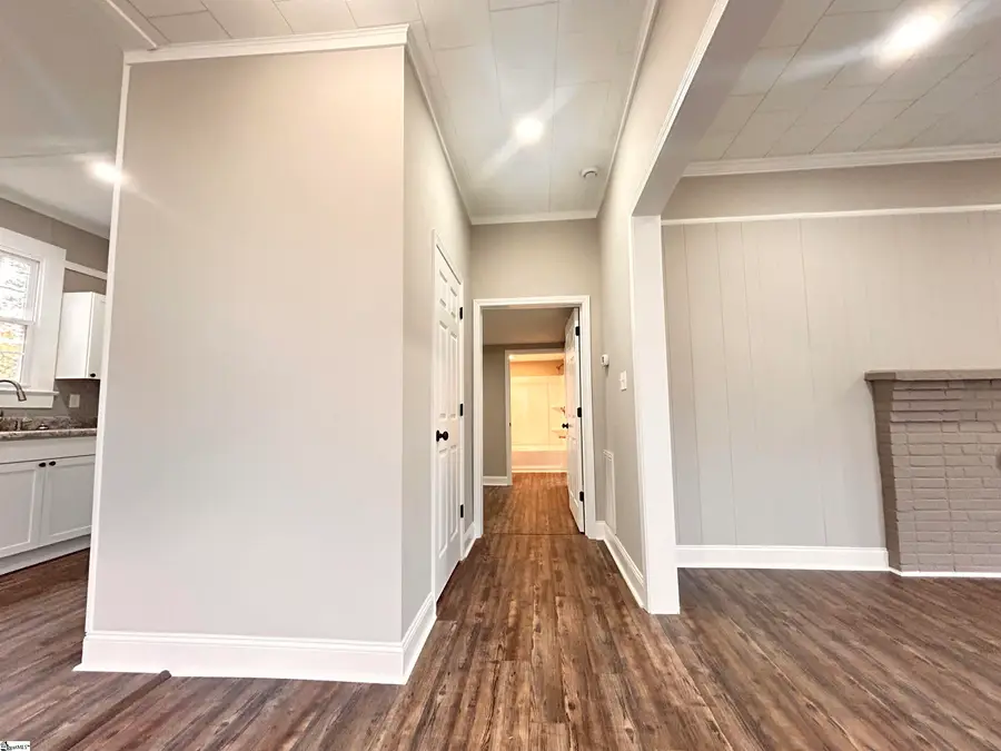 25 S Greenwood Avenue, Ware Shoals, SC 29692 - #3