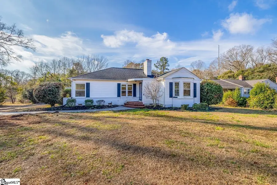 417 W Farley Avenue, Laurens, SC 29360 - #2