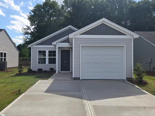 135 Cloverfield Lane, Spartanburg, SC 29303