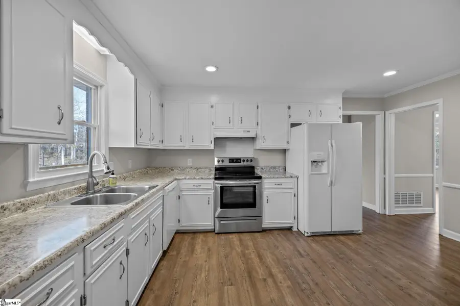 208 Bridgewood Avenue, Taylors, SC 29687 - #3