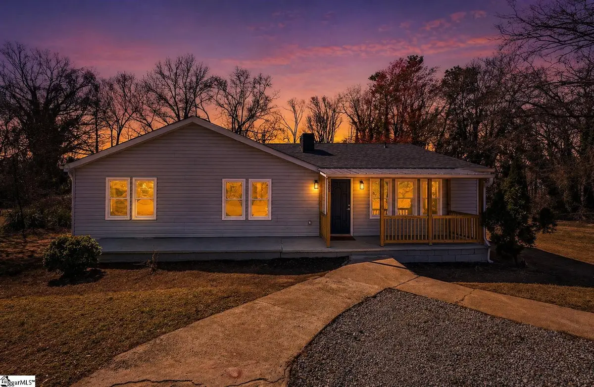 805 W Fairview Avenue, Gaffney, SC 29341 - #1