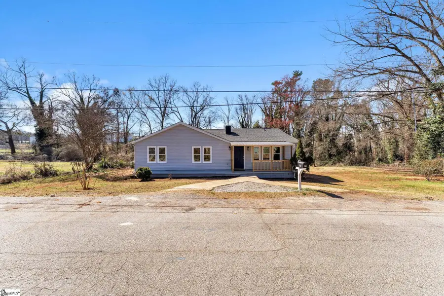 805 W Fairview Avenue, Gaffney, SC 29341 - #2