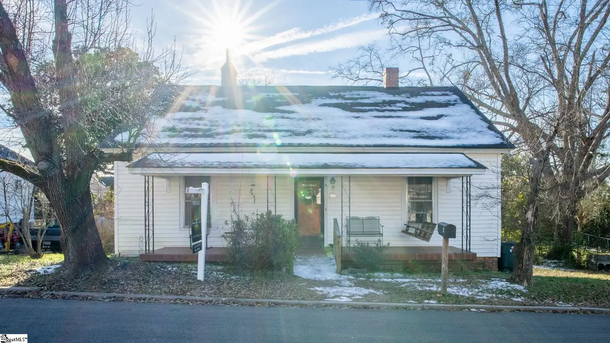 4 W Fleming Street, Ware Shoals, SC 29692 - #1