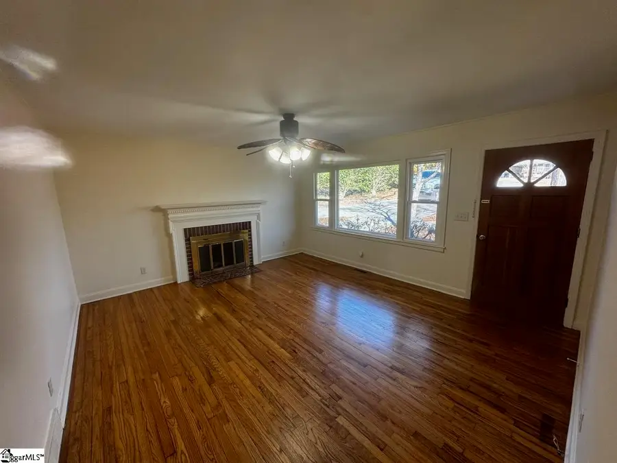 106 Woodview Drive, Laurens, SC 29360 - #2