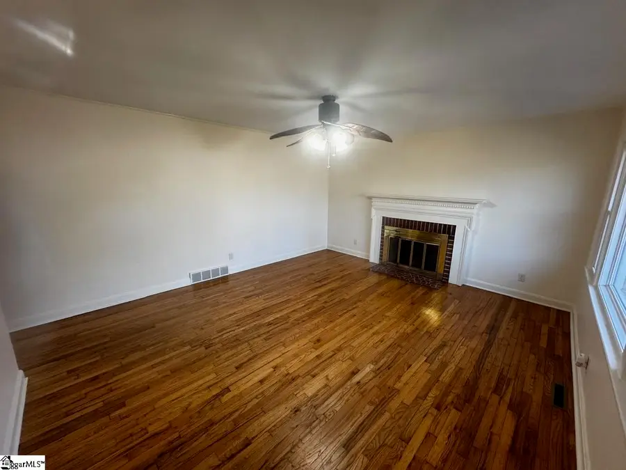 106 Woodview Drive, Laurens, SC 29360 - #3