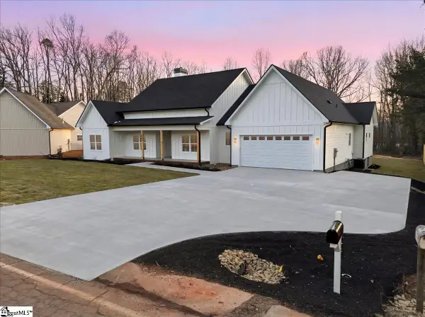 3506 State Park Road, Greenville, SC 29609