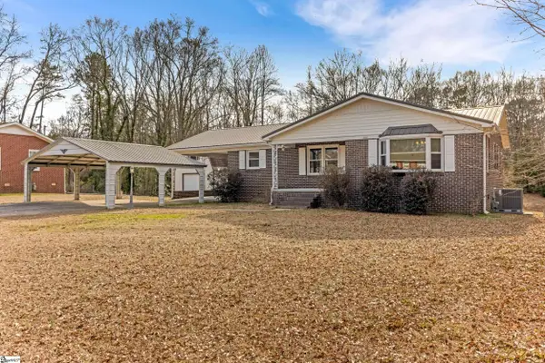 426 Meadowbrook Avenue, Woodruff, SC 29388