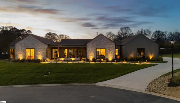 313 Waterford Fall Way, Simpsonville, SC 29681