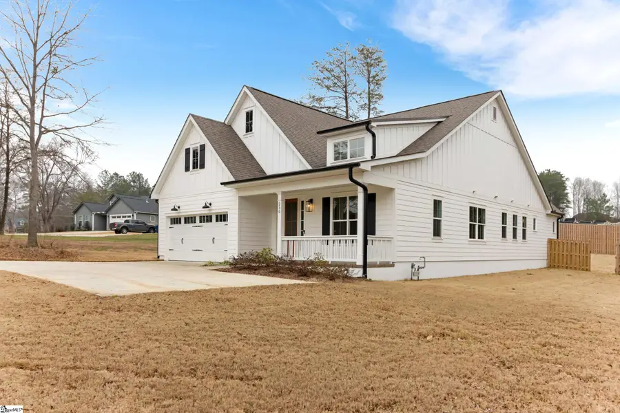 230 E Darby Road, Taylors, SC 29687 - #3