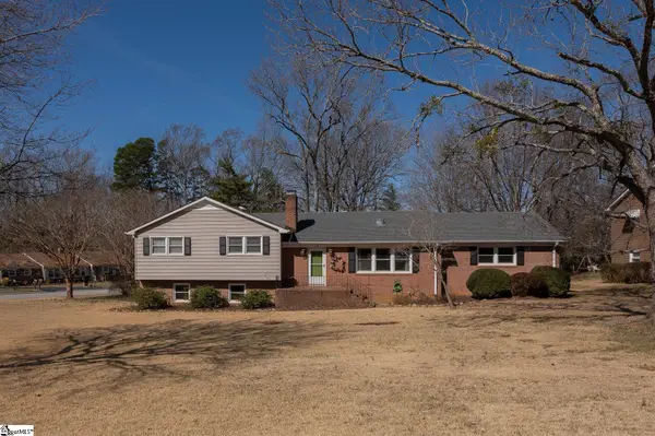 332 St James Drive, Spartanburg, SC 29301