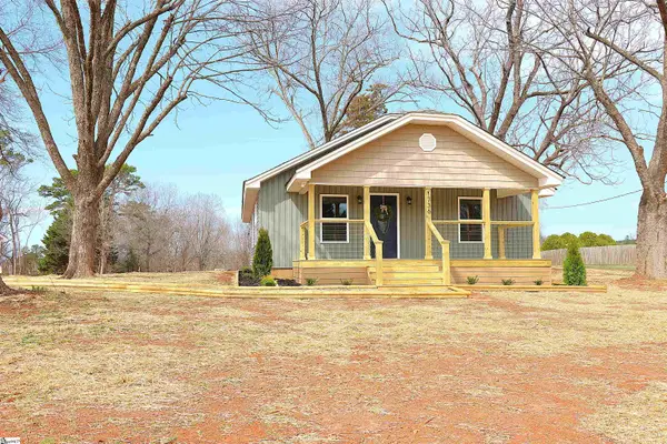 1736 Ezell Road, Chesnee, SC 29323