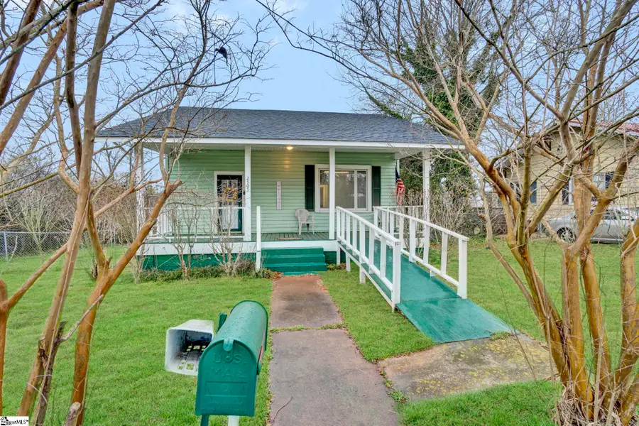 2505 E Brown Street, Seneca, SC 29678 - #2