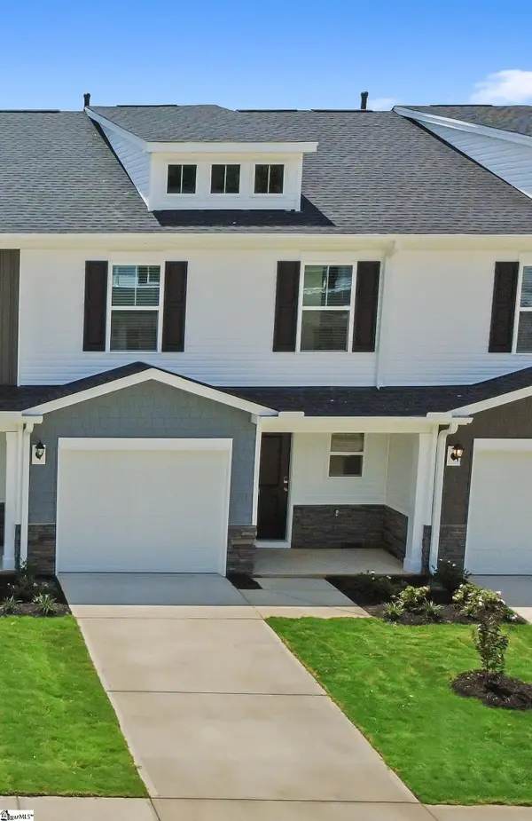 116 Mclauren Place, Fountain Inn, SC 29644