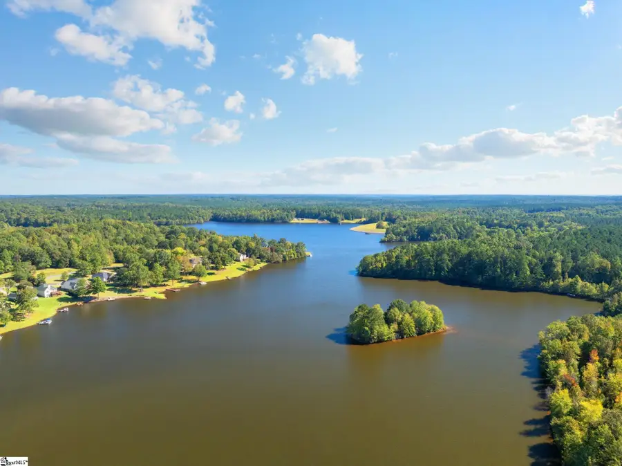 408 W Peninsula Drive, Laurens, SC 29360 - #3