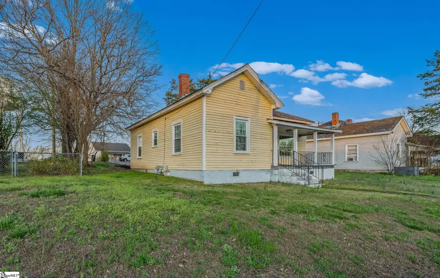 38 N Greenwood Avenue, Ware Shoals, SC 29692 - #2