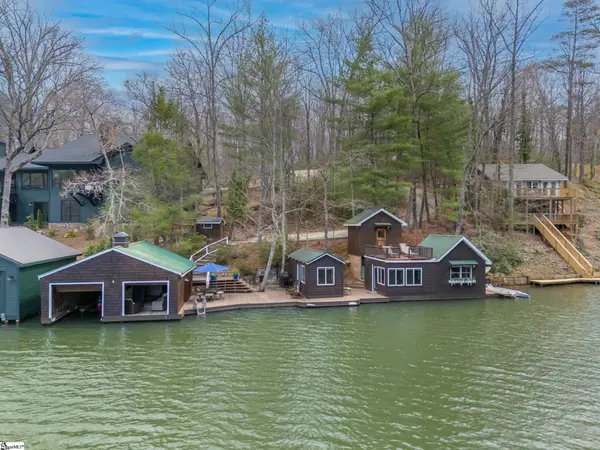 1028 E Lakeshore Drive, Landrum, SC 29356-9369