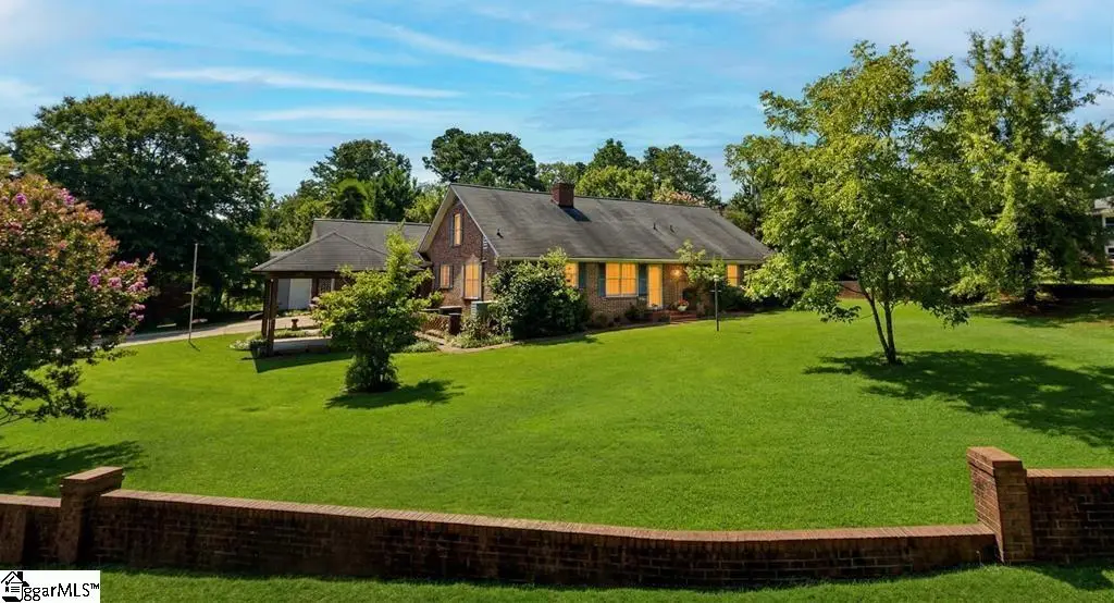 6 Woodlawn Drive, Ware Shoals, SC 29692 - #1