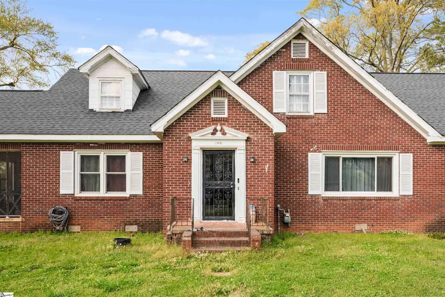 108 West Hampton Avenue, Honea Path, SC 29654 - #2