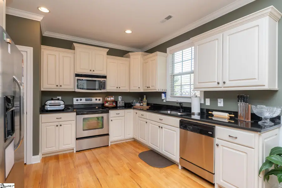 1025 S Buncombe Drive, Greer, SC 29651 - #3