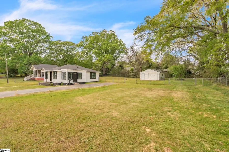 470 W Hayne Street, Woodruff, SC 29388 - #3