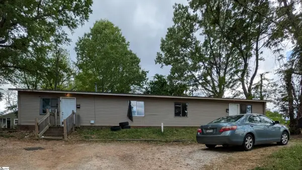 802 Kings Court, Greenwood, SC 29646