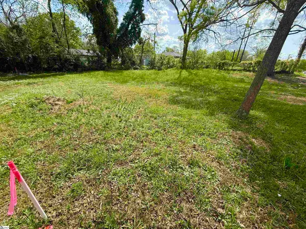 403 W Centennial Street, Clinton, SC 29360